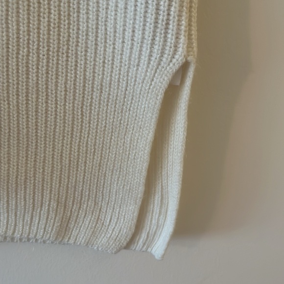 Never worn Massimo Dutti cream sweater vest in M-L - Picture 3 of 8